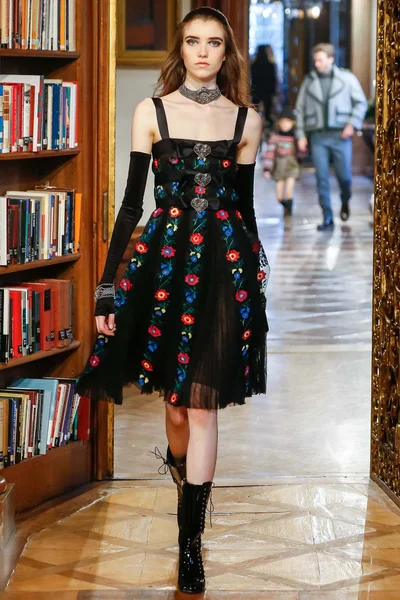 Look 70